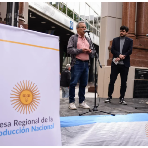 Representantes de cooperativas, pymes y productores chacareros repudiaron en Rosario las políticas de Javier Milei